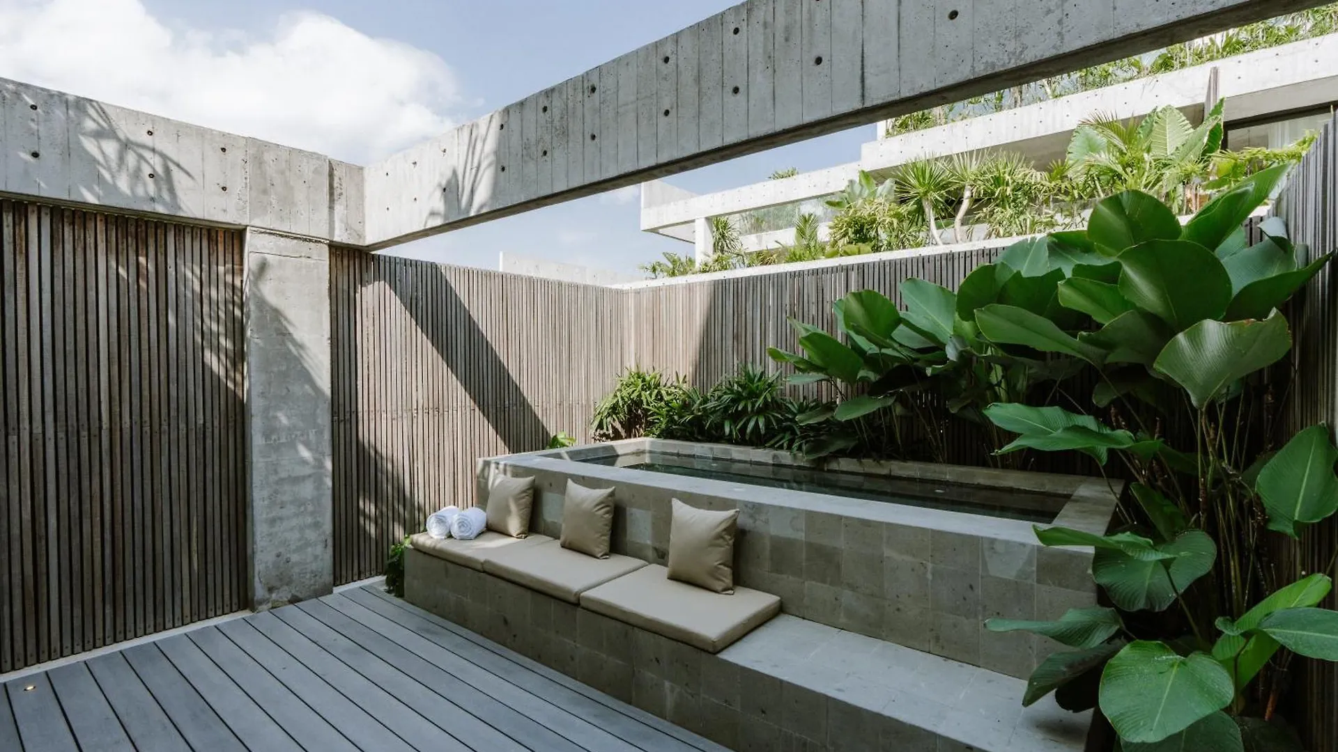 The Komu Canggu  Hotel